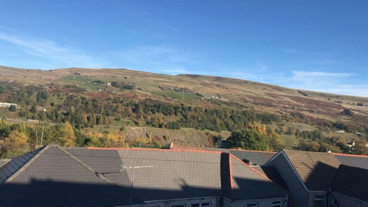 Hoffi'r olygfa hon Mae'n eithaf braf, on'd yw hi