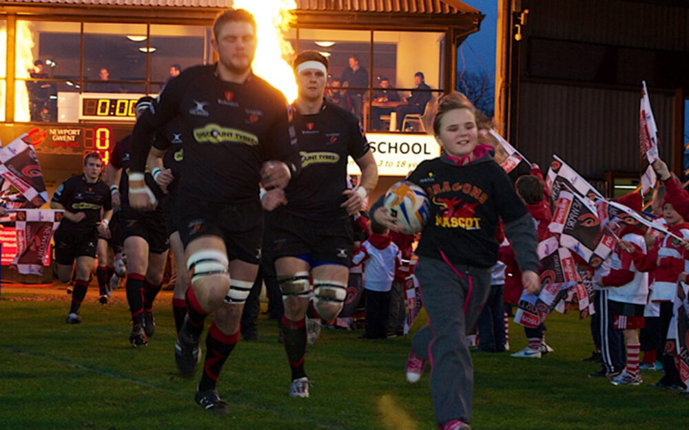 Galw pob clwb rygbi ieuenctid