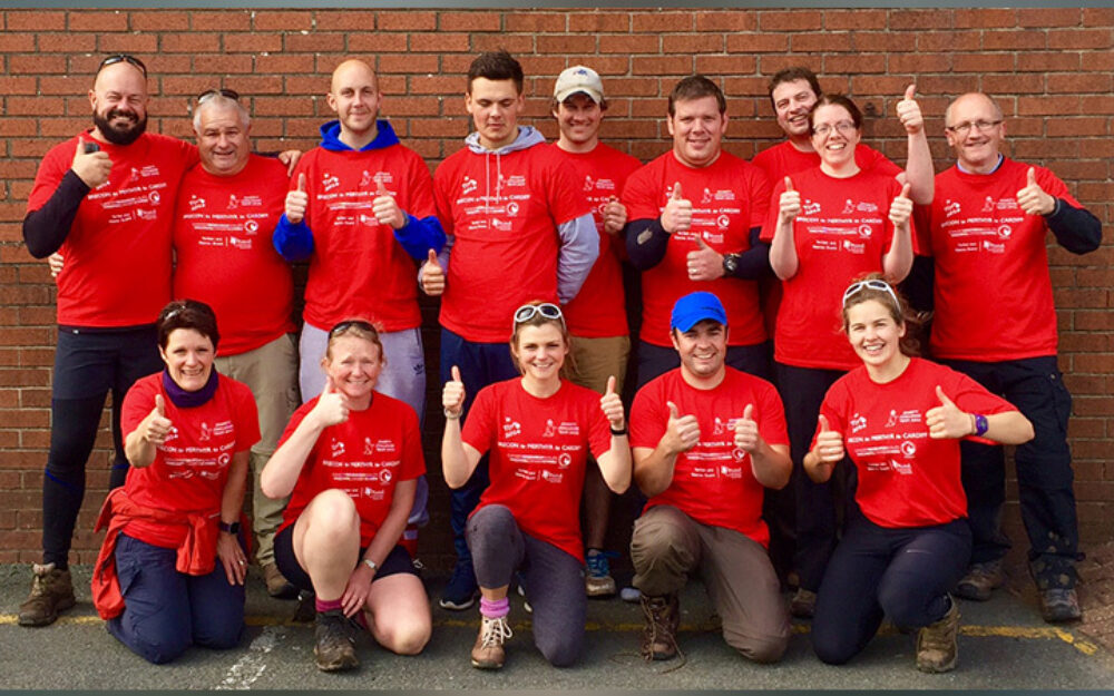 Hwb ariannol i ymgais her y contractwyr