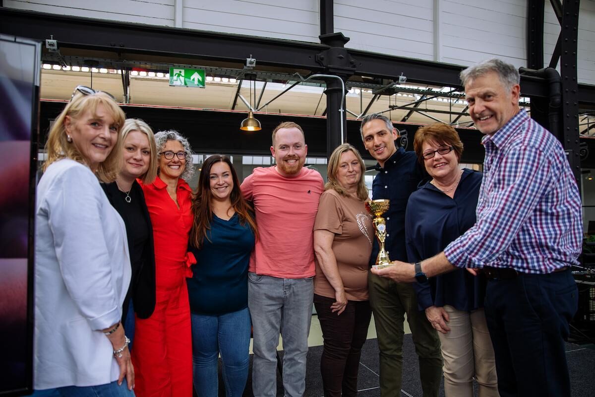 Llun o’r staff yn y digwyddiad