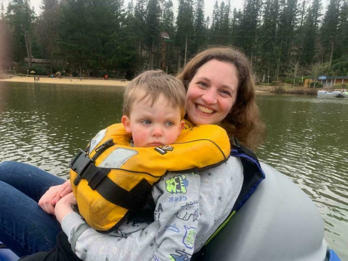A picture of Patric with his mum